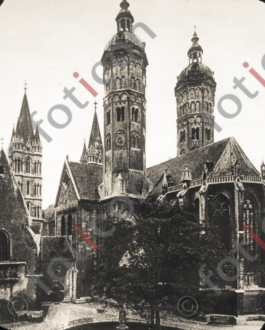 Naumburger Dom I Naumburg Cathedral (foticon-simon-169-064-sw.jpg)